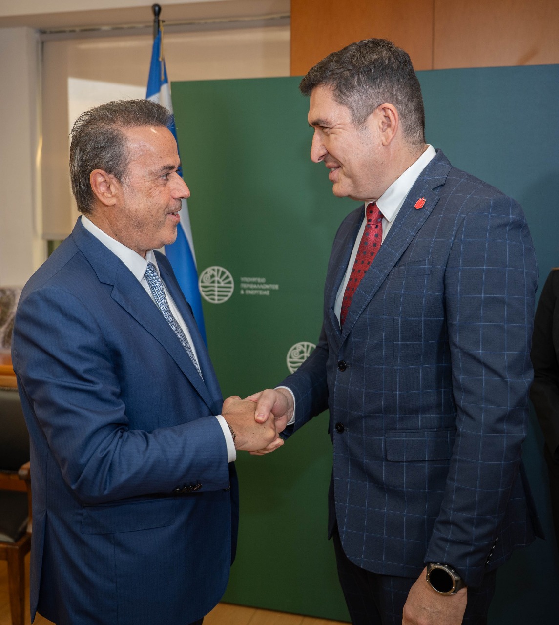 Stavros Papastavrou, Minister of Environment and Energy , and Svetoslav Atanasov, General Manager Coca-Cola HBC Greece & Cyprus 